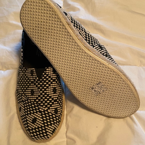 New Toms espadrilles - Picture 2 of 3